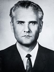 100 років з дня народження терапевта, професора Ємельяненка Євгена Івановича (1921–1979) 7 Emelyanenko