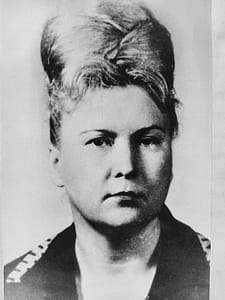 Знакові випуски в історії медуніверситету - випуски 1950-х років 3 skvirskaia 600x800 1