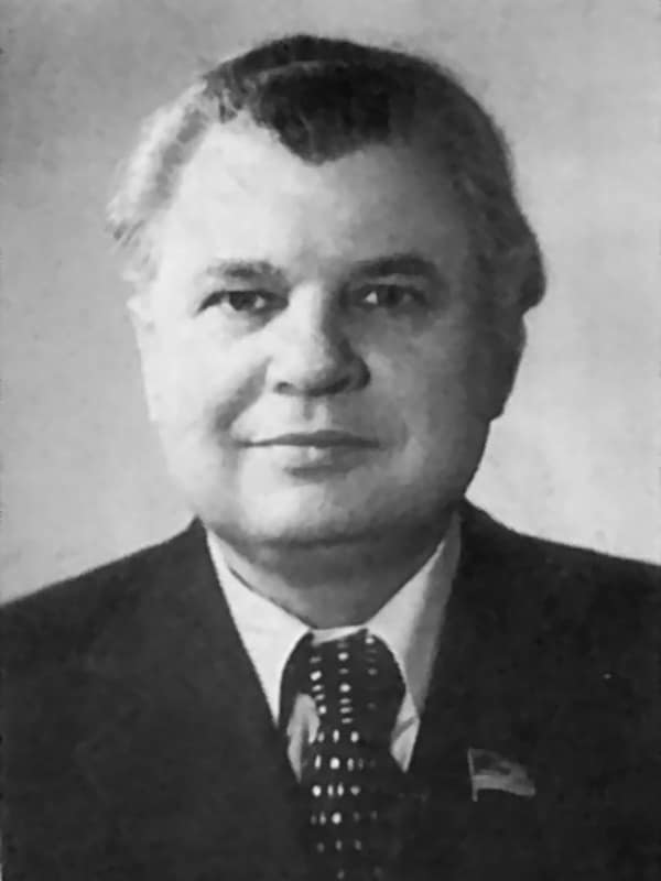 Славетні випускники 1954 року 6 romanenkoay