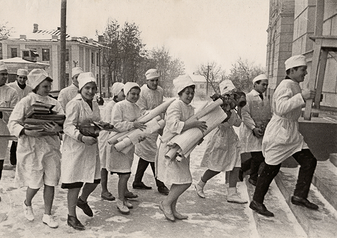 Знакові випуски в історії медуніверситету - випуски 1940-х років 10 24